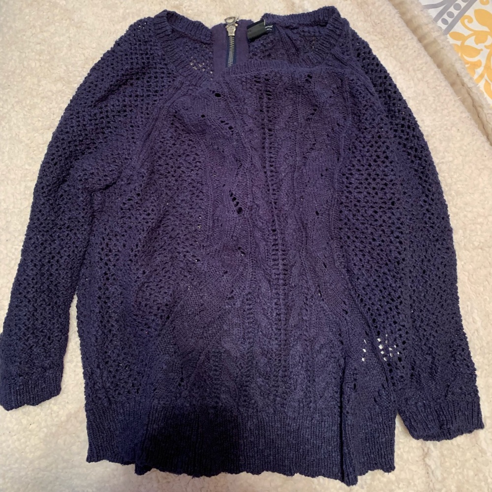 Sweater zip up the back